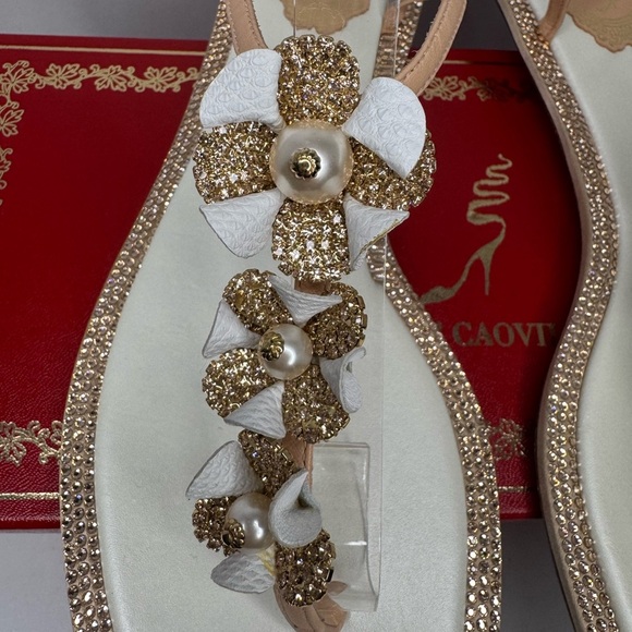 René Caovilla Leather Crystal Embellishments T-Strap Leather Sandals Size 38. - Picture 4 of 8